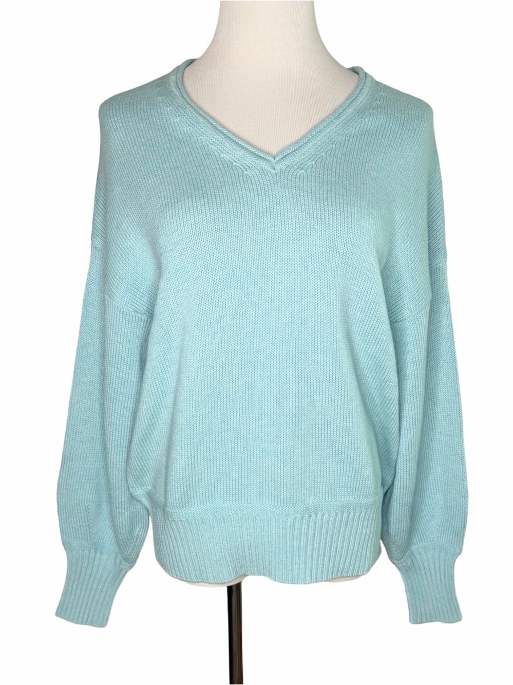Tommy Bahama Soft Cotton V-Neck Sweater Size Medium NWT Glass Blue Heather
